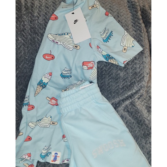 Nike Kids The Nike Tee Set‎ Top & Shorts Ice Cream Shoes Blue Size M - Picture 2 of 5